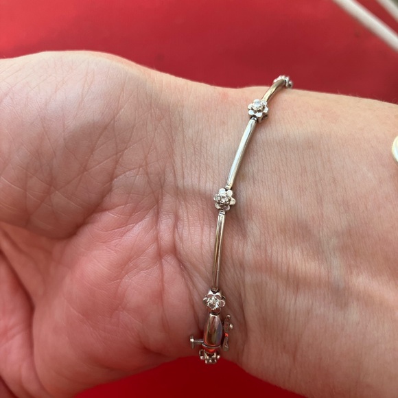 10 Kt White Gold Diamond Bracelet. - Picture 5 of 9